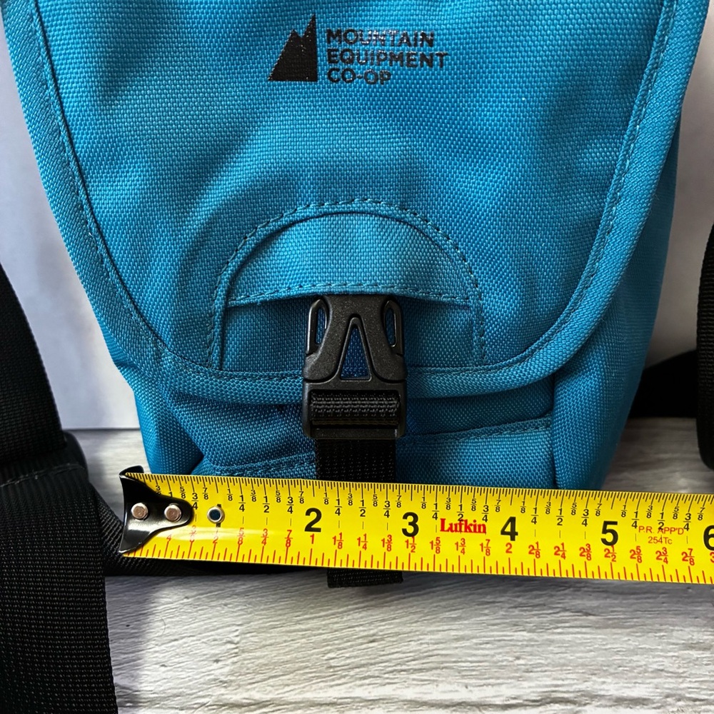 MEC Mountain Equipment Blue Crossbody Shoulder Travel Commuter Organizer Bag - Picture 12 of 12